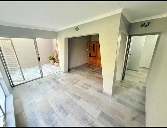 4 BEDROOM HOUSE FOR SALE IN FLORA GARDENS